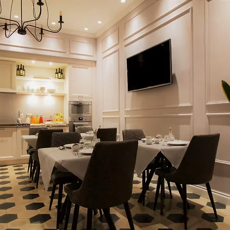 ベッド・アンド・ブレックファスト - Downtown's Charming