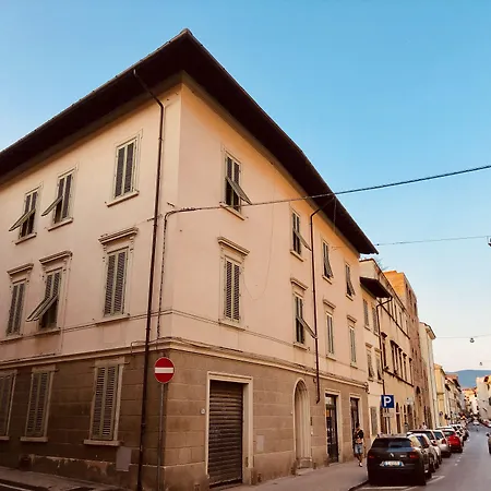 ベッド・アンド・ブレックファスト - Downtown's Charming ピストイア