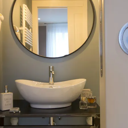 - Downtown's Charming 4* ピストイア