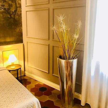 - Downtown's Charming Oda ve Kahvaltı 3*