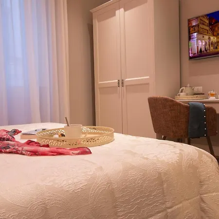 Couette-café - Downtown's Charming 4*