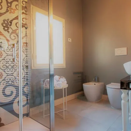 - Downtown's Charming Bed & Breakfast Pistoia